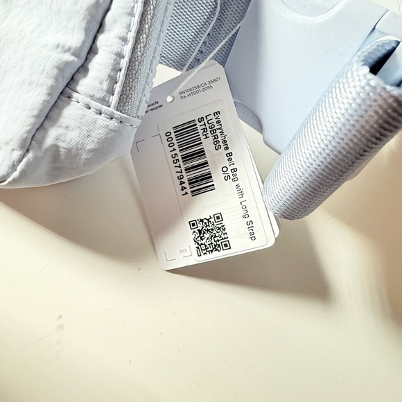 lululemon athletica Solid Everywhere Belt Bag - Picture 8 of 11